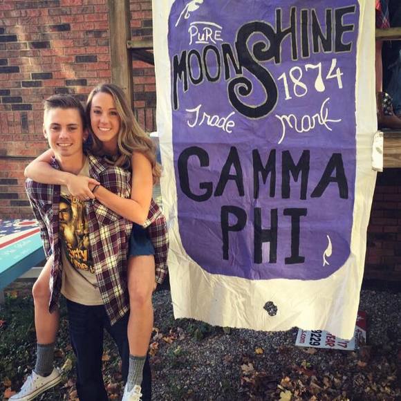 Meet your Posher, Laura