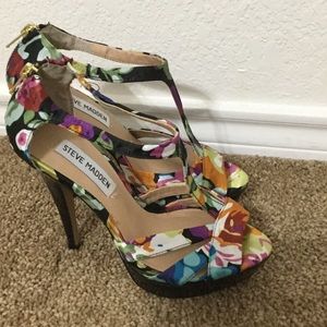 Steve Madden Floral heels!
