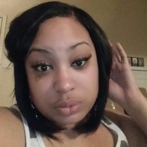 Meet your Posher, Adrianna