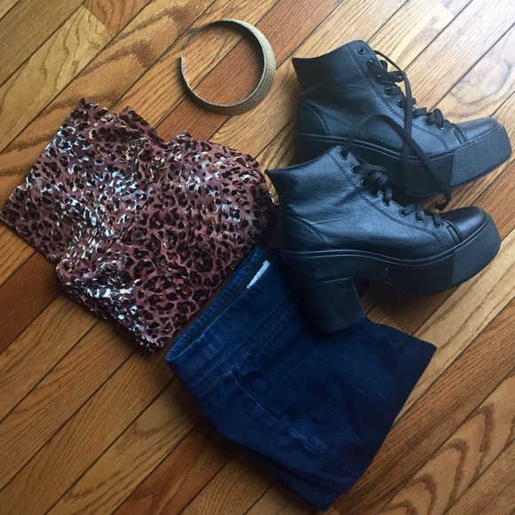 Vintage Sno Skins Leopard Turtleneck!