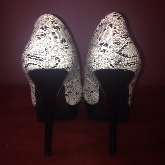 Snake Heels - Picture 3 of 4