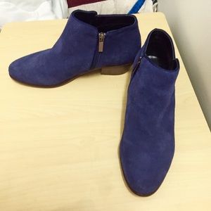Navy blue suede booties
