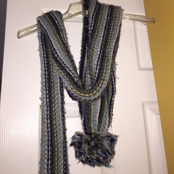 Blue think knit scarf
