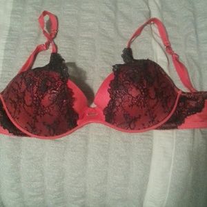 LAST CHANCE! LIKE NEW!! Victoria's Secret Bra