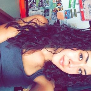 Meet your Posher, Vanessa