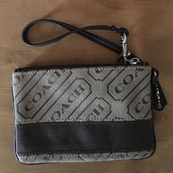 Coach change purse wrislet