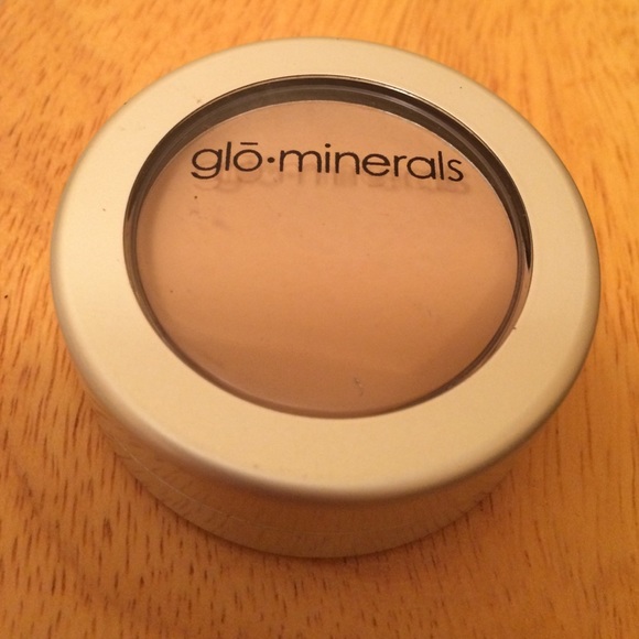 Glo Minerals camouflage oil free concealer