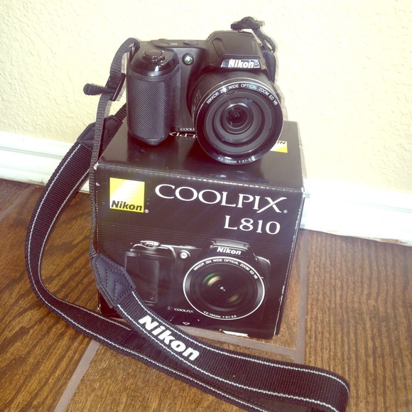 Nikon Coolpix L810 w/ Memory Card