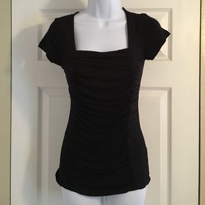 ❌SOLD❌Black rouged tee