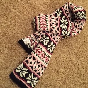 Pacsun scarf