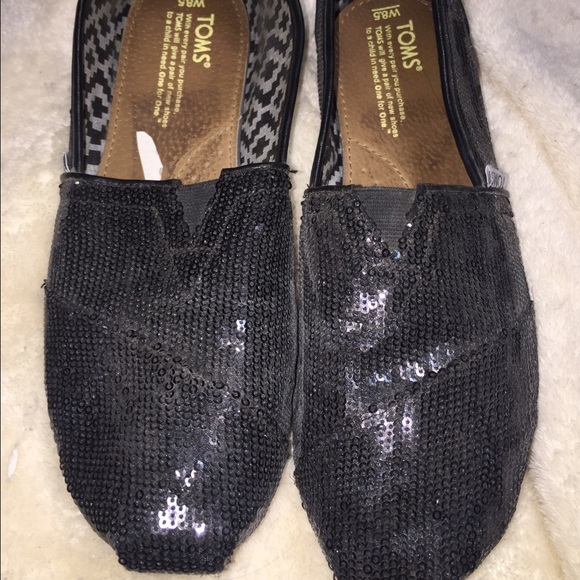 Black sequin toms