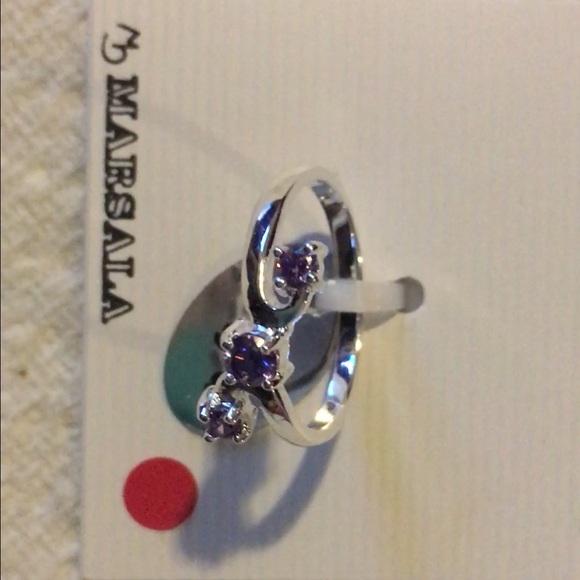 Ring - Picture 2 of 3