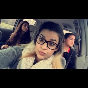 Meet your Posher, Lili