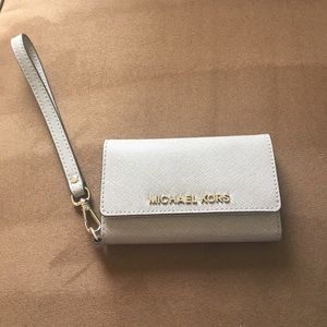 Michael Kors iPhone 5 Wristlet