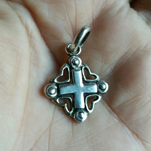 Jewelry - CLOSET CLEAN OUT❌NO OFFERS❌STERLING SILVER PENDANT
