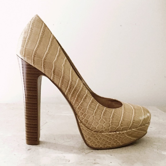 BCBGMaxAzria Shoes - Bcbg heels leather snakeskin reptile chunky heels