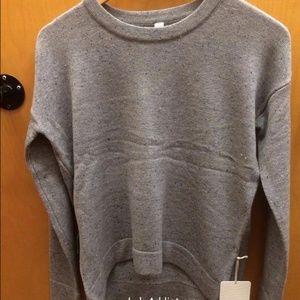 NWOT lululemon yogi crew sweater size 4