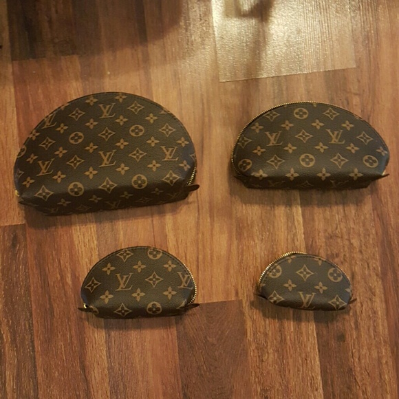 4pc cosmetic bag set.