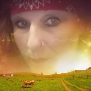 Meet your Posher, Lola