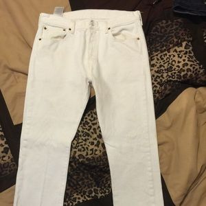 MUST GO TODAY!Cocaine White straight leg Levi pant
