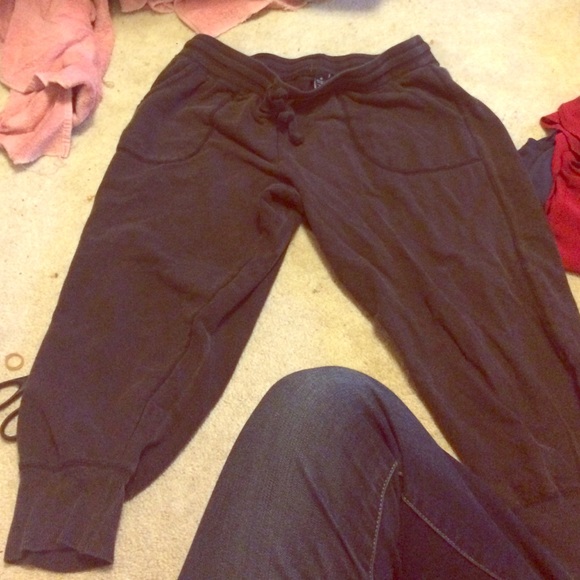 Brown sweatpant capris