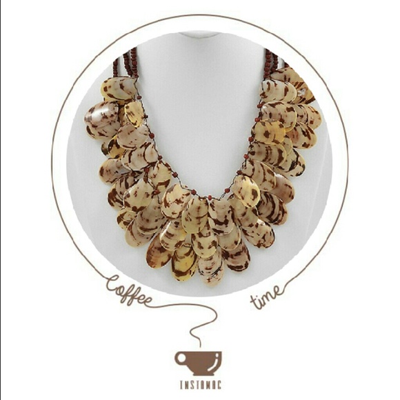 Jewelry - Beautiful Shell Necklace