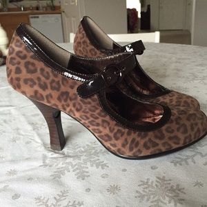 Sofft leopard print, Mary Jane style heels