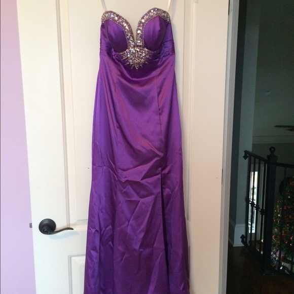 Floor length strapless prom/formal dress - Picture 1 of 2
