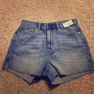GAP high rise cut-offs. Size 29.