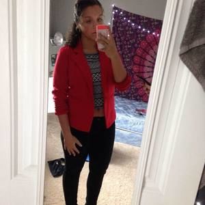 Meet your Posher, Nina