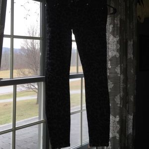Adorable cheetah print jeans EXPRESS