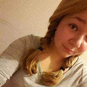 Meet your Posher, Alyssa