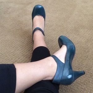 Green/blue heels from Kenneth Cole