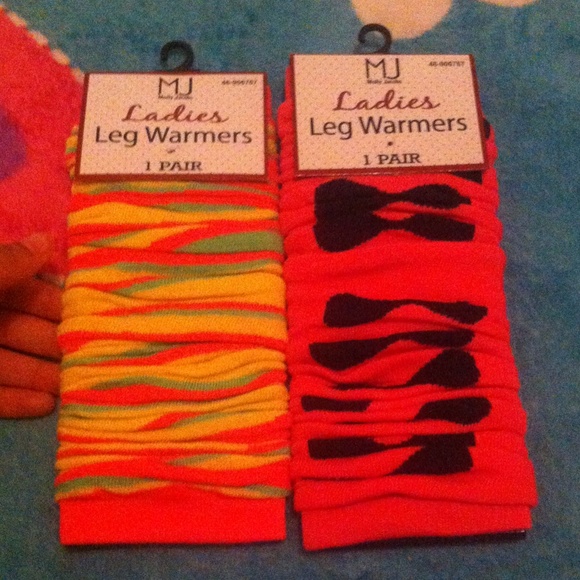 Leg Warmers for ladies very cute selling both.....