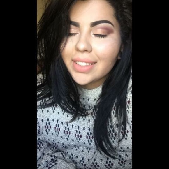 Meet your Posher, Diana - Picture 2 of 4