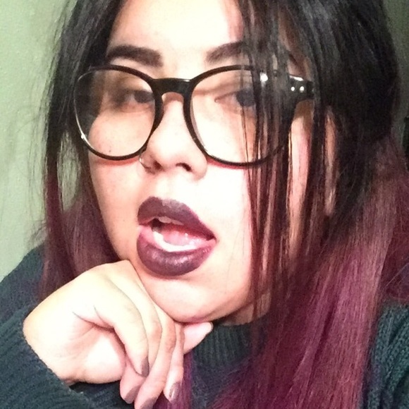 Meet your Posher, Diana - Picture 3 of 4