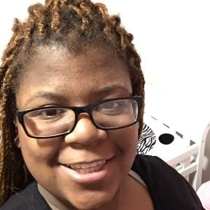 Meet your Posher, Marissa