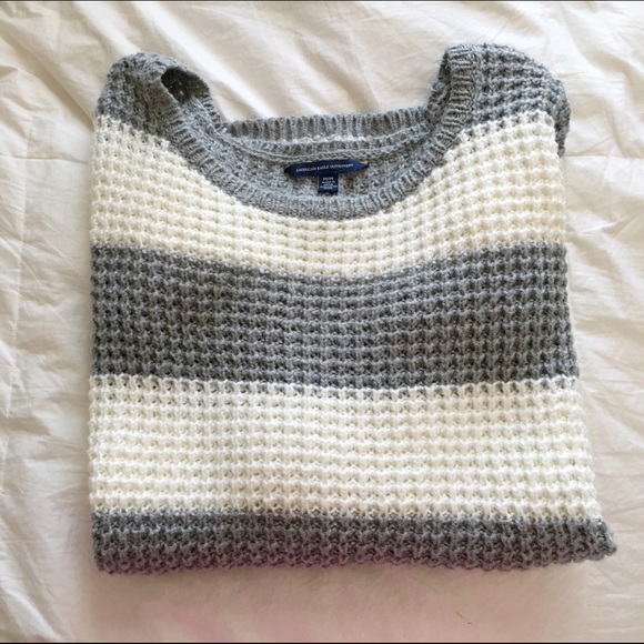 American Eagle Sweater - Picture 2 of 2