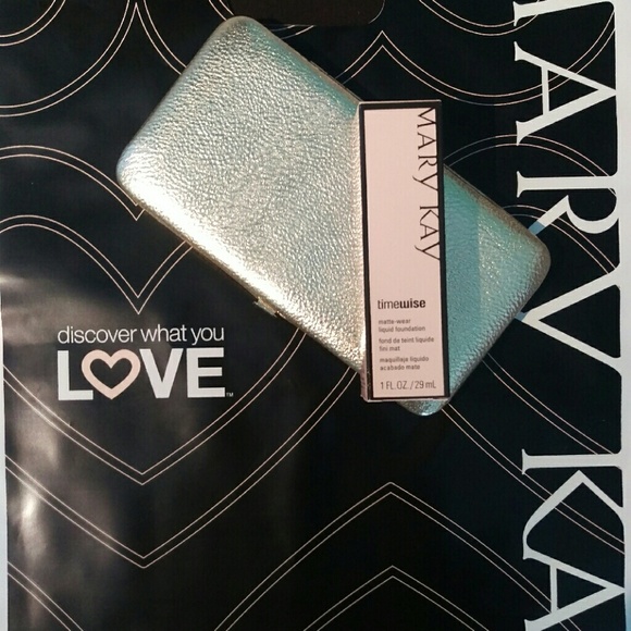 Beige 3 matte liquid foundation