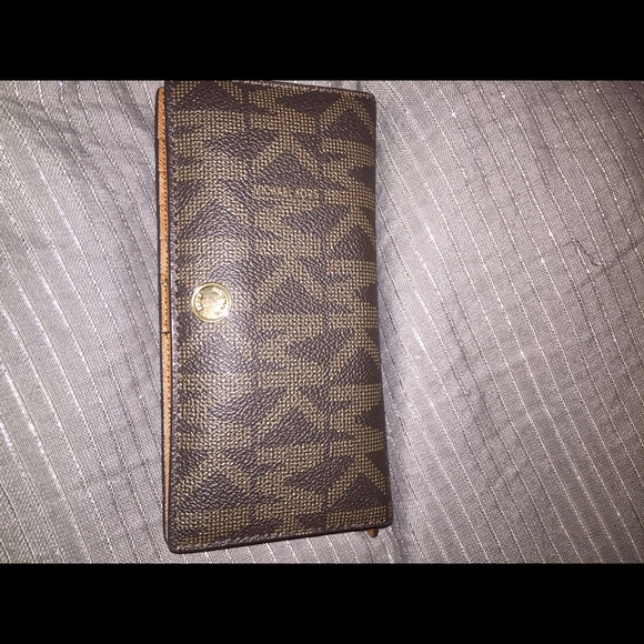Michael kors wallet