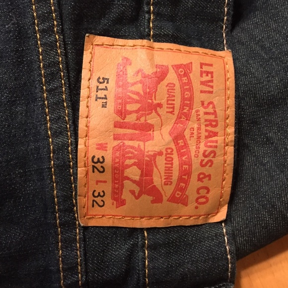 Blue Levi jeans - Picture 2 of 4