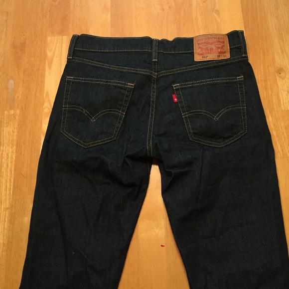 Blue Levi jeans - Picture 3 of 4