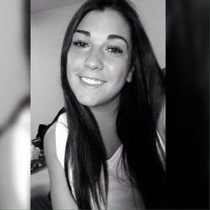 Meet your Posher, Caitlin