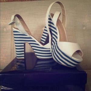 Madden Girl Platform Sandals Size 8