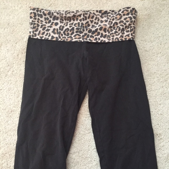 VS cropped cheetah yogas