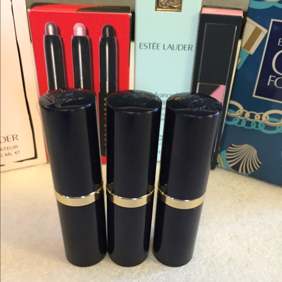 Bundle 3 Estēe Lauder lipsticks. Never used.