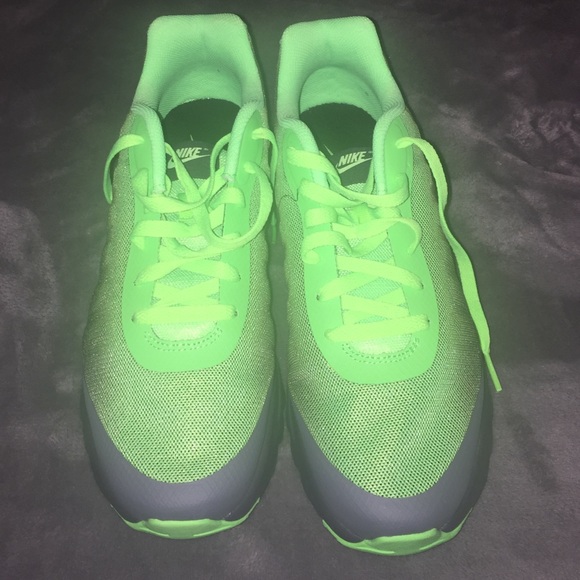 Neon/black Nike men's shoes