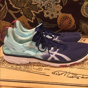 Asics Gel Fit Sana 
Ladies Size 10