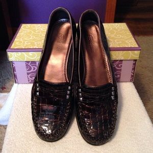 🎉🎈HP 1-9-2016🎉🎈 Brighton Loafers