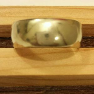 14k White gold ring